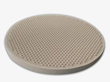 ¿Cuáles son los factores que afectan el proceso de sinterización de la cerámica de panal?